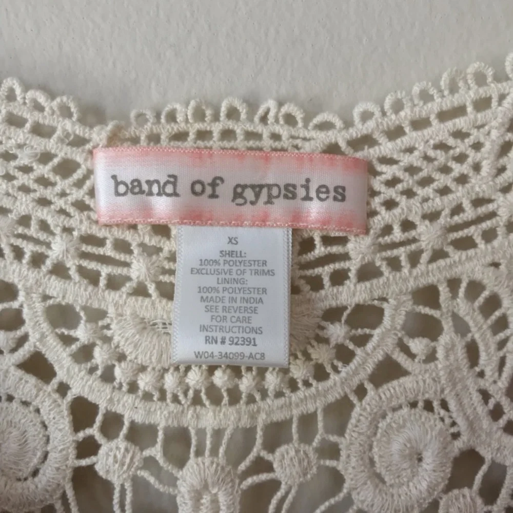 NWT BAND OF GYPSIES PINK FLORAL FAUX-WRAP MINI DRESS - Picture 6 of 8